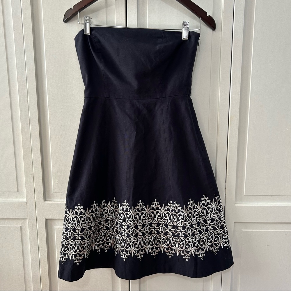 Ann Taylor Loft navy Strapless Dress with White Embroidery 0P